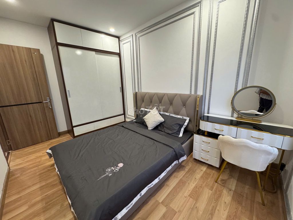 The cargo basket rents a lot of C/C district 10 Xi Grand Court. One bedroom two bedroom 3 bedrooms.