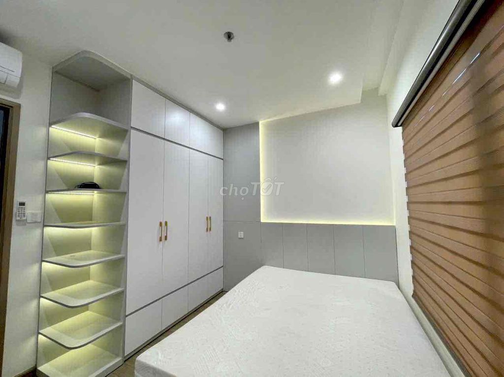 We'll rent two bedrooms, two toilets.