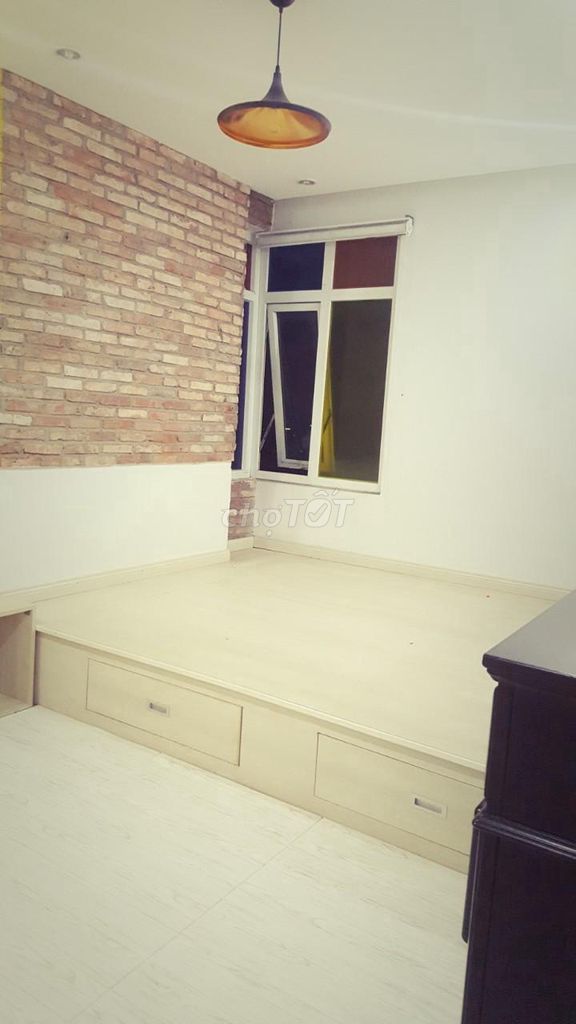Rent Cộng Hòa Garden-70 meters, 2 bedrooms, 13 million a month.