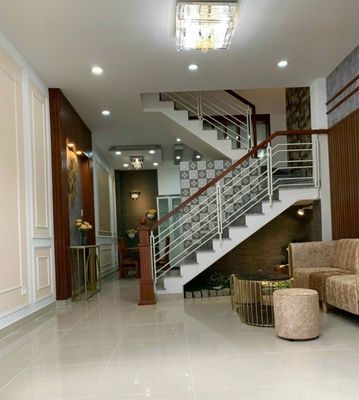 Rent the corner of hxt 284 A Lý Thường Kiệt-714 district 10
