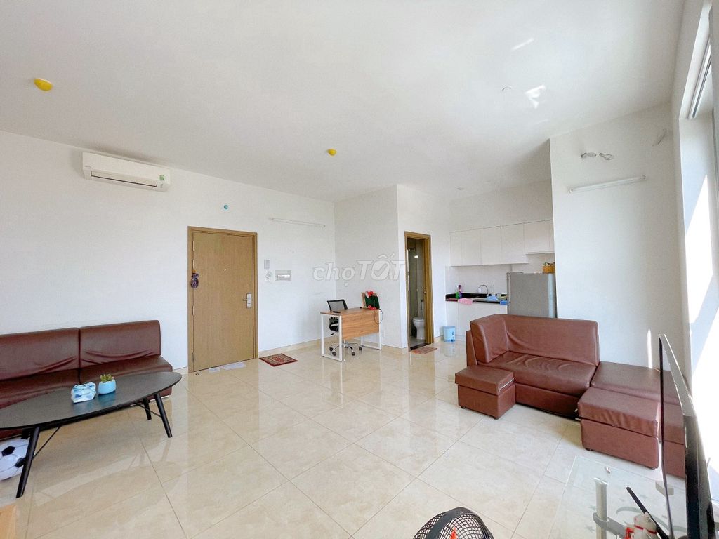 It's the owner who rents Qq225 meters a full bedroom 10 million a month.