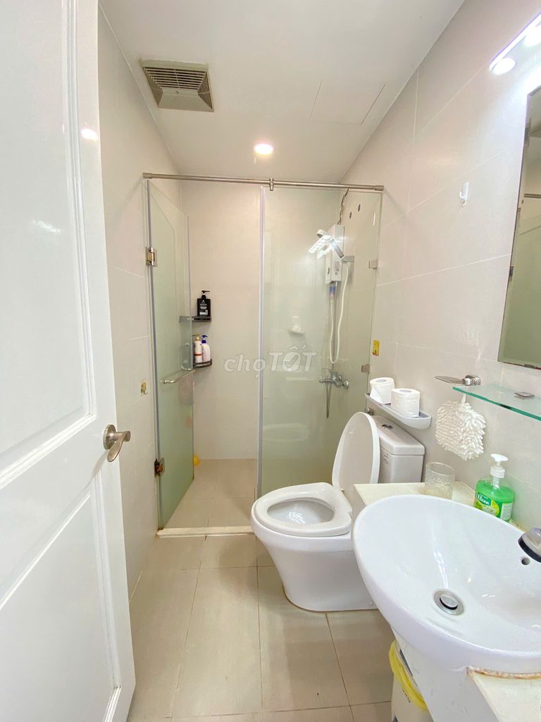 Saigon Mia-3 suite 2 toilets high-end interior