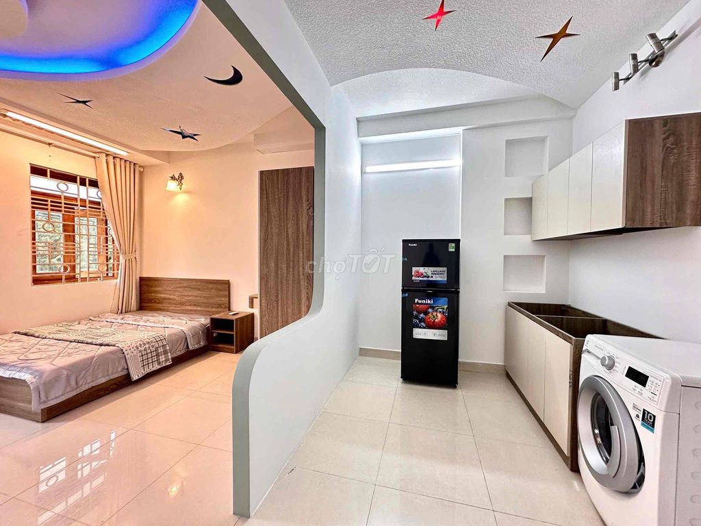 L.A.D.D.'s, full interior, close totte Nguyễn Văn Lượng.