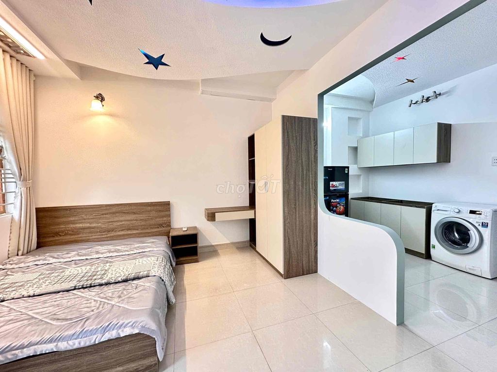 L.A.D.D.'s, full interior, close totte Nguyễn Văn Lượng.