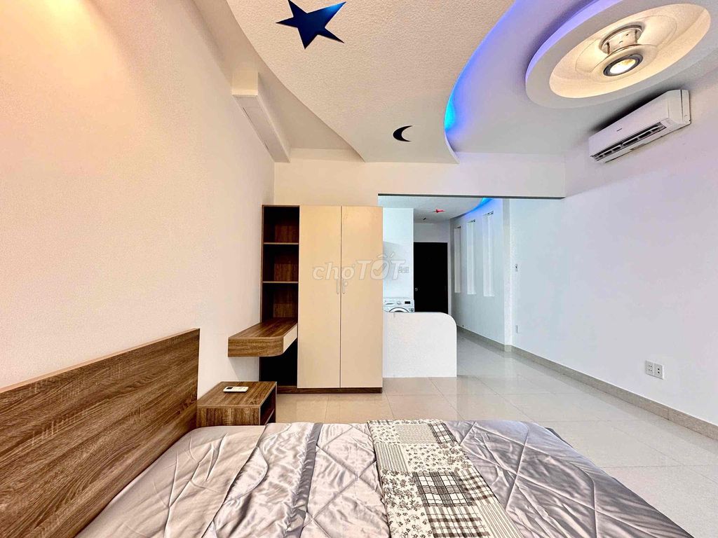 L.A.D.D.'s, full interior, close totte Nguyễn Văn Lượng.