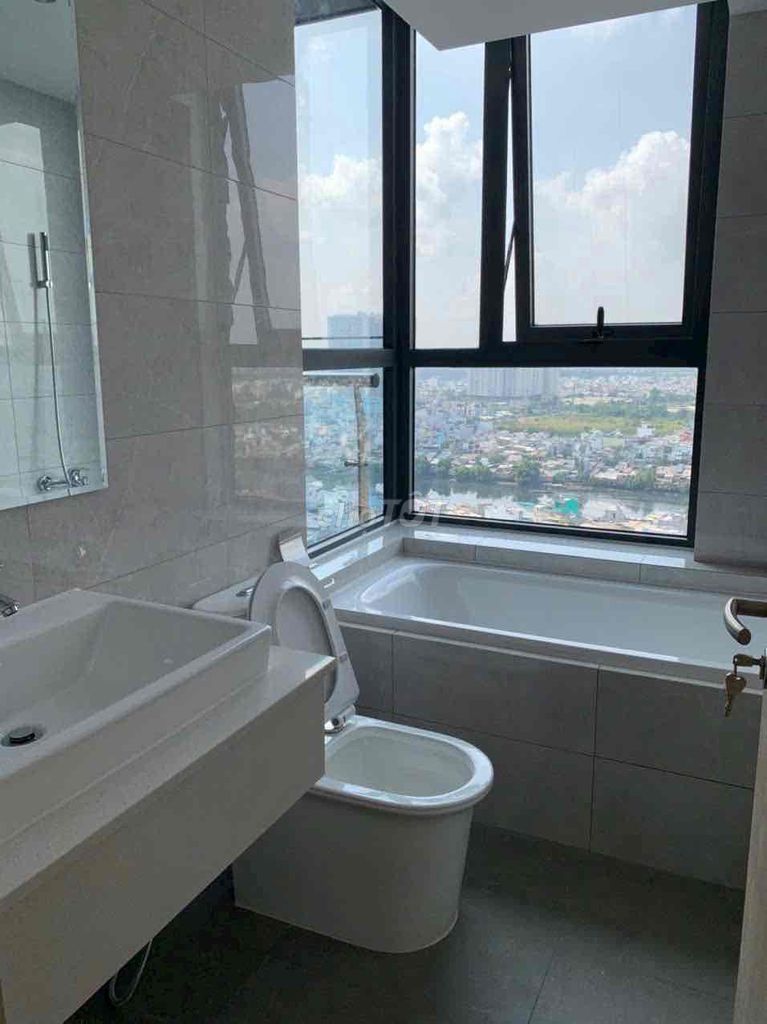 Rent the corner of two bedrooms, two Mini Garden toilets, D-Aqua Bến Bình Đông District 8 apartment.