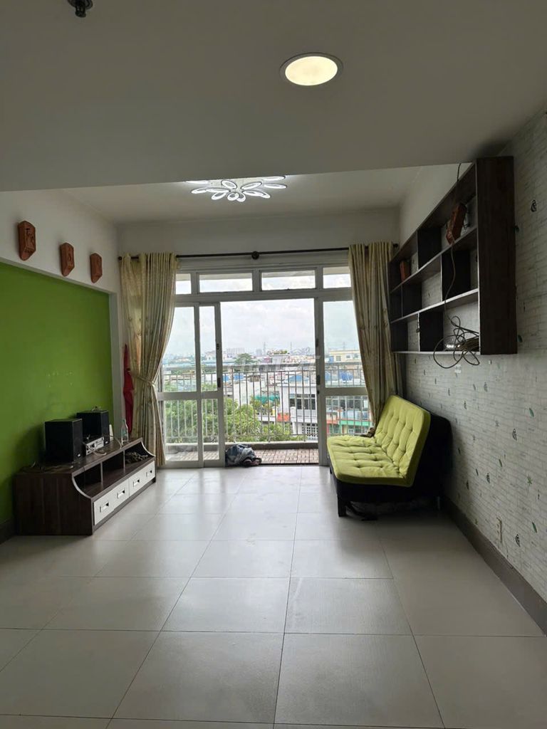Close it up and rent out the 190-foot apartment, 2 bedrooms, 2 M.I.E., Full interior.