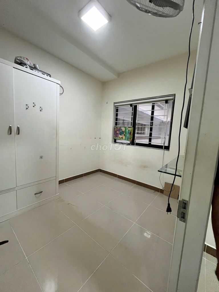 Rent apartment Era Town, District 7. 67 m2: Two bedrooms, two toilets, eight million, right there.