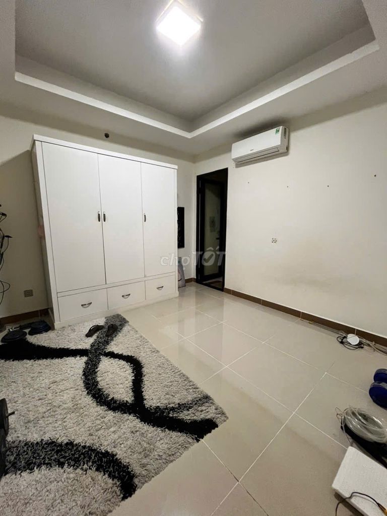 Rent apartment Era Town, District 7. 67 m2: Two bedrooms, two toilets, eight million, right there.
