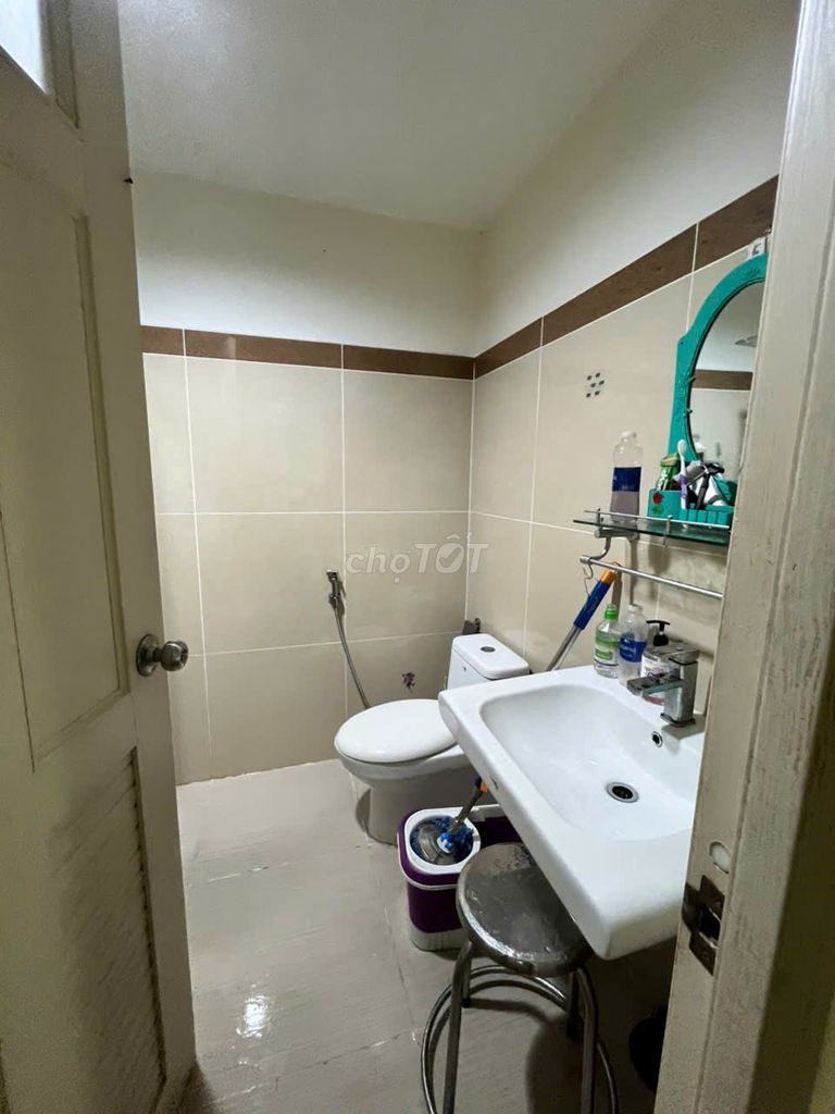 Rent apartment Era Town, District 7. 67 m2: Two bedrooms, two toilets, eight million, right there.