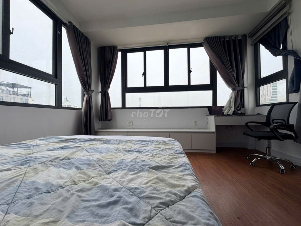 The 1st House of Sleep, View of Landmark 81.