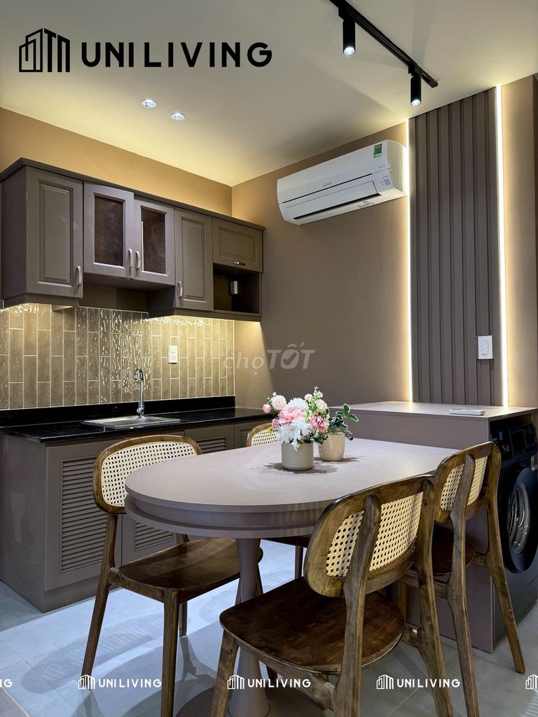 District 1 0170 A super wide apartment 017 beautiful view balcony