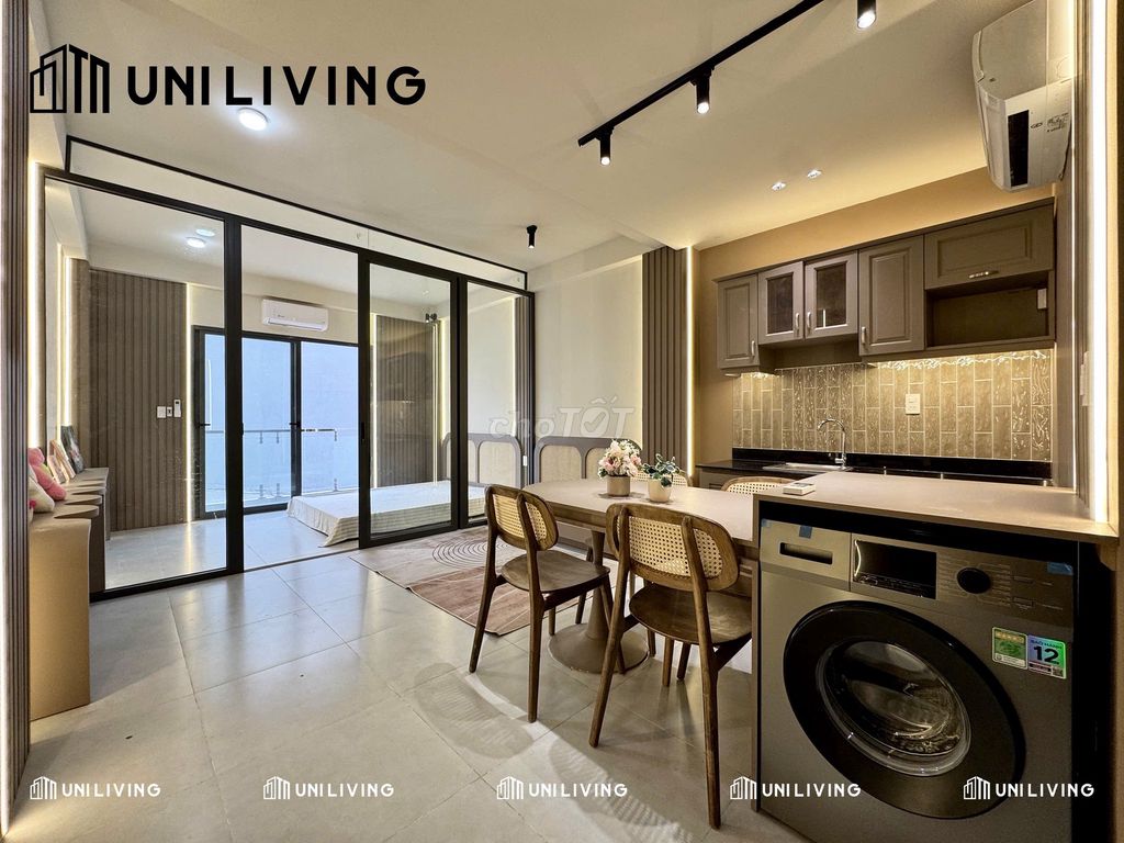 District 1 0170 A super wide apartment 017 beautiful view balcony