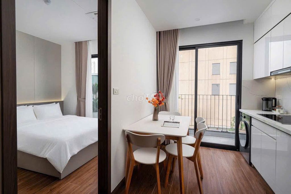 Silver Building. Ocean Ten. District 12. 70 meters two bedrooms. Seven million.