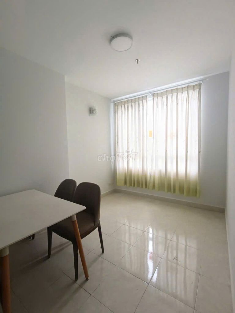 Hiệp Thành Building apartment. Lê Văn Khương. District 12. 83 meters two bedrooms. ntcb. Seven million.