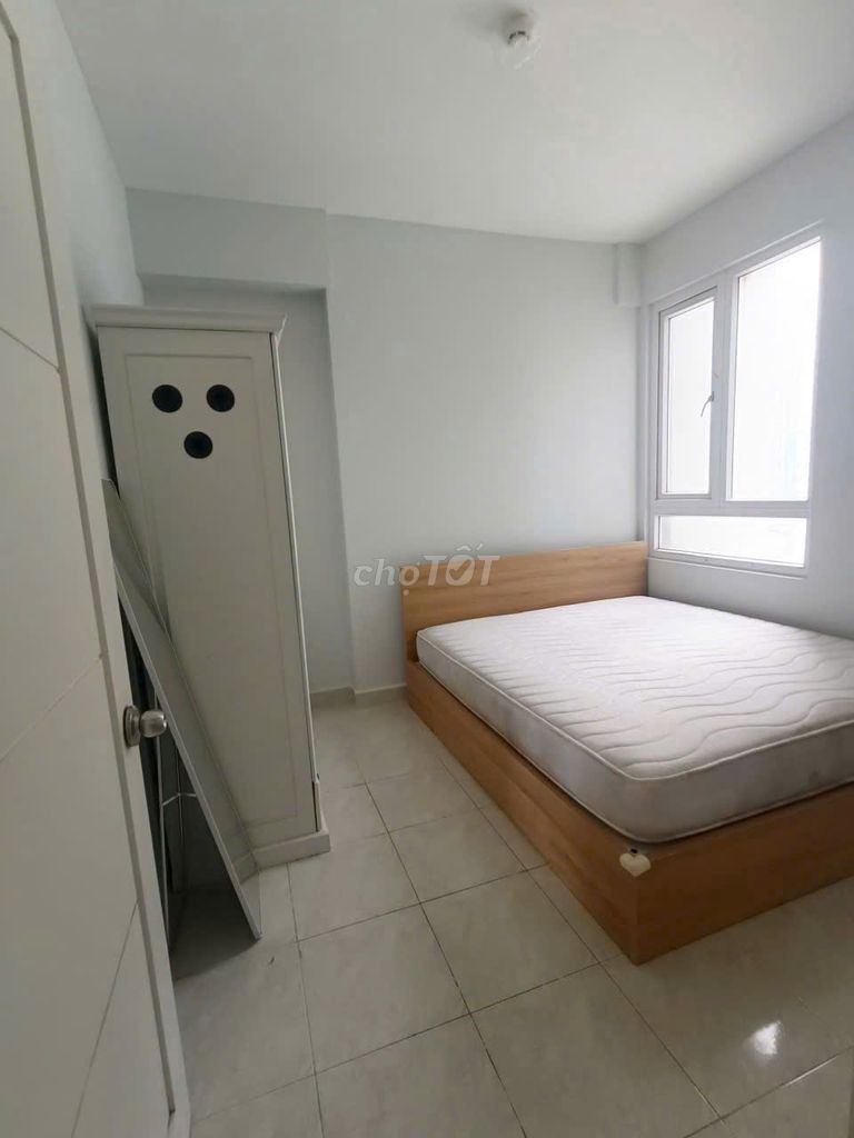 Hiệp Thành Building apartment. Lê Văn Khương. District 12. 83 meters two bedrooms. ntcb. Seven million.