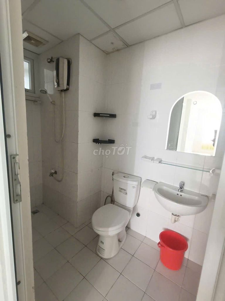 Hiệp Thành Building apartment. Lê Văn Khương. District 12. 83 meters two bedrooms. ntcb. Seven million.