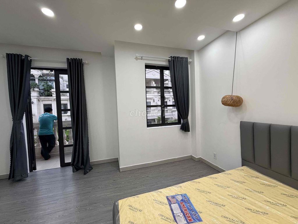 50 meters wide balcony cleaner room.