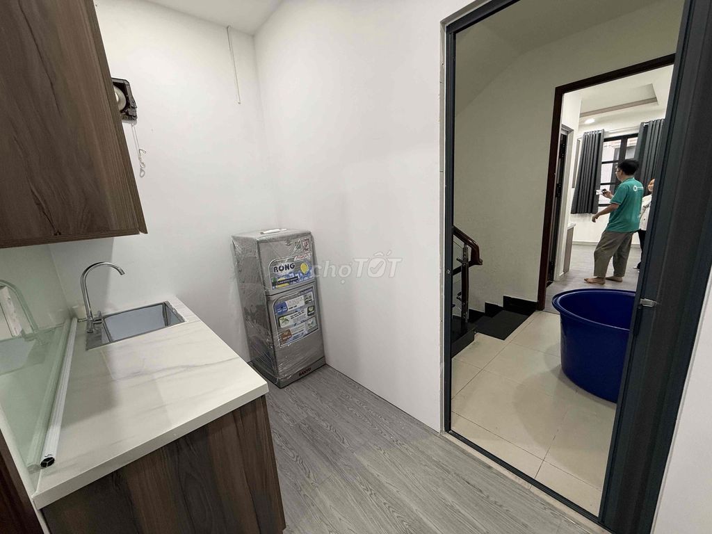 50 meters wide balcony cleaner room.