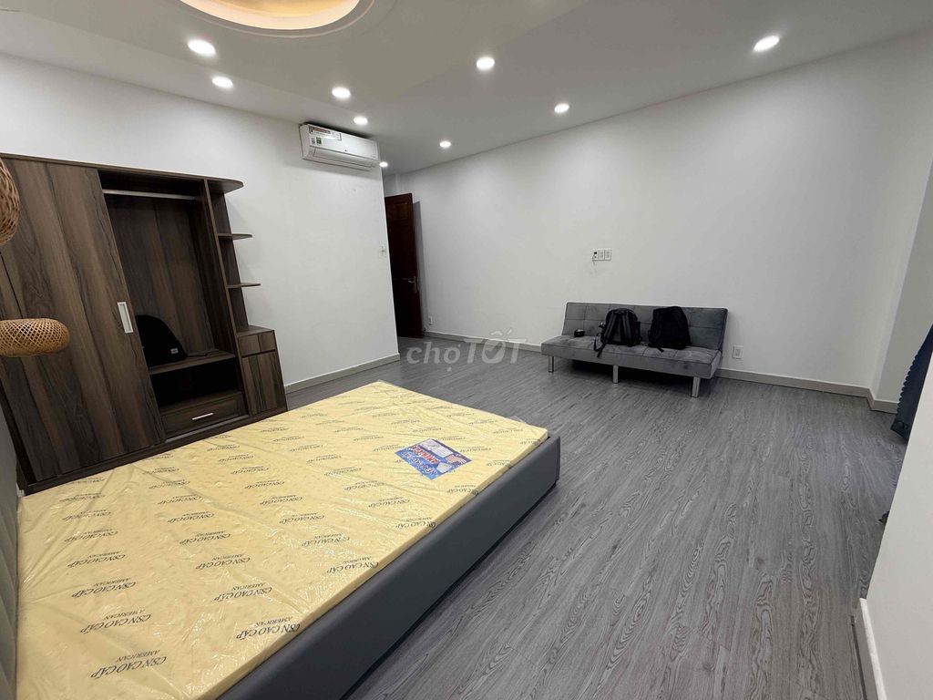 50 meters wide balcony cleaner room.