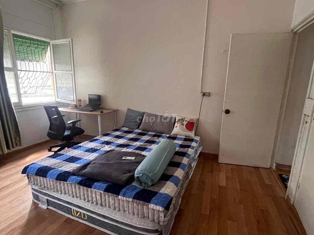 apartment in the apartment.
