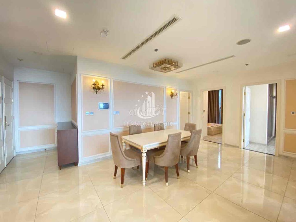 Three bedrooms Bason View Rivers of the Roses, big area.