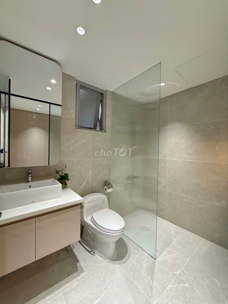 Hire fast The Aurora pmh, District 7. The new house is 100%, two bedrooms, Full. Only 24 million.