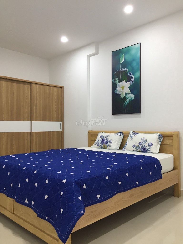 Two bedrooms. Two full-house toilets-- for Cộng Hòa Garden. - 13 million a month.
