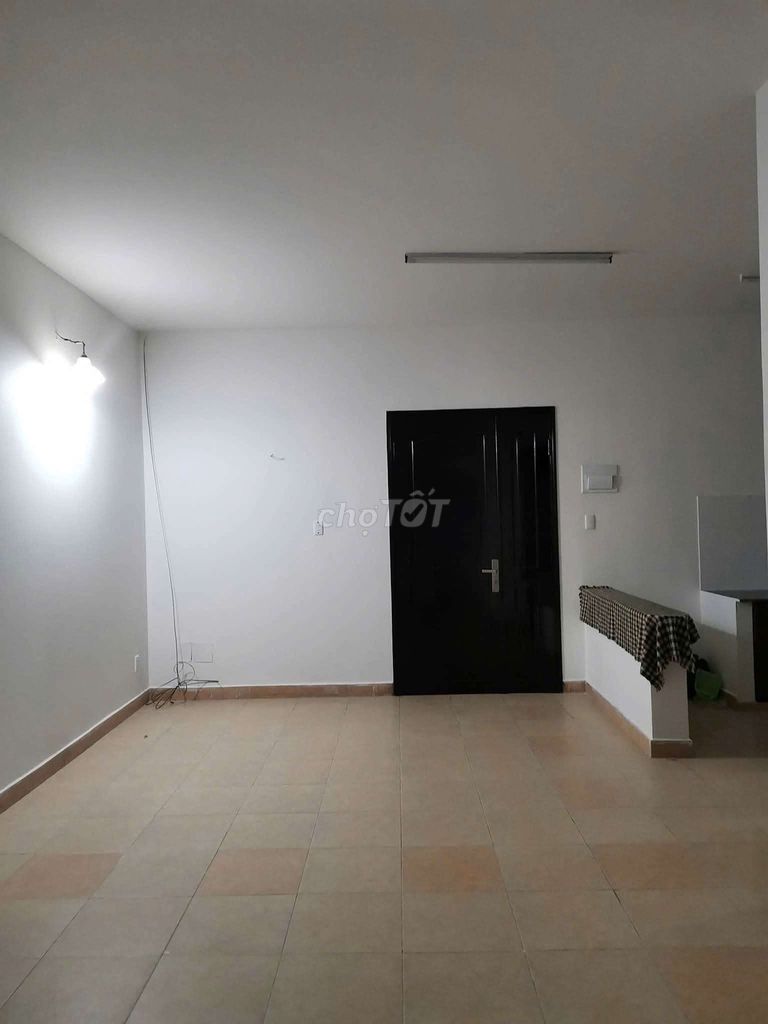 Rent apartment to the second group.