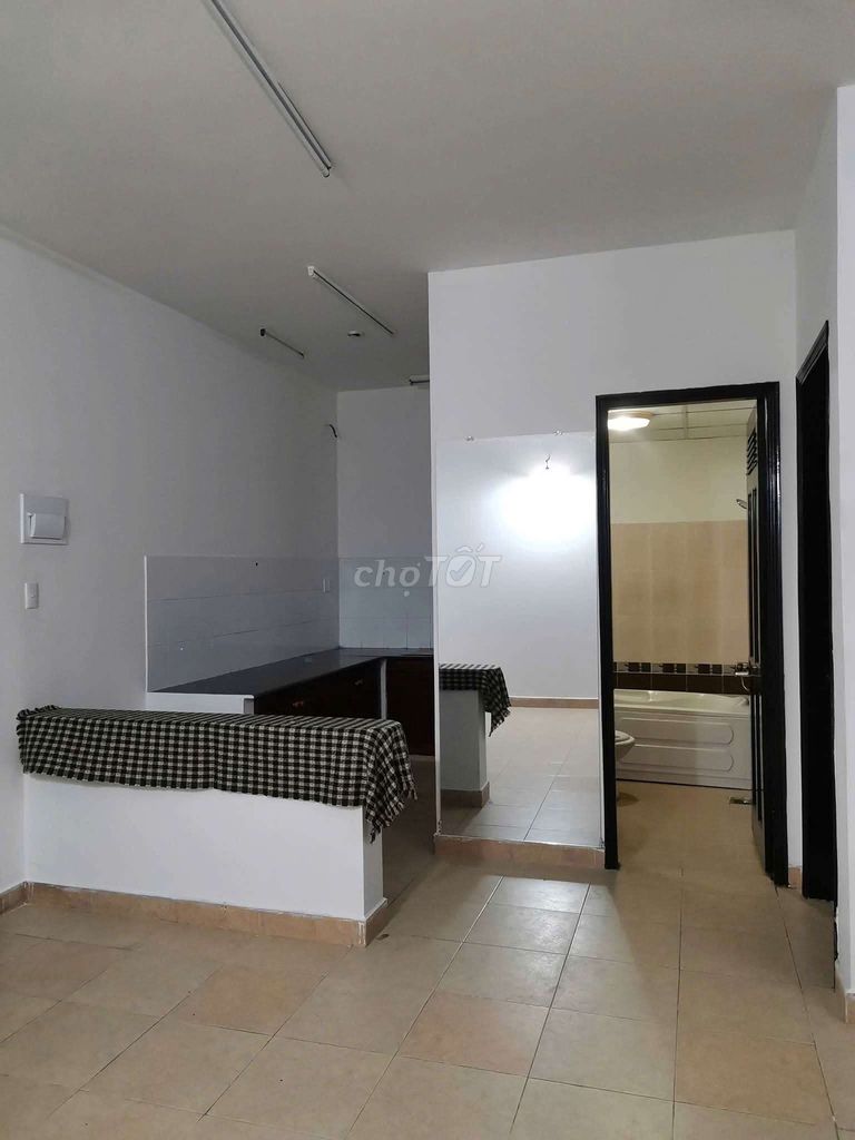 Rent apartment to the second group.