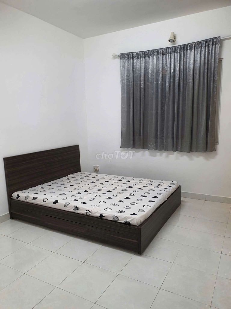 Rent apartment to the second group.