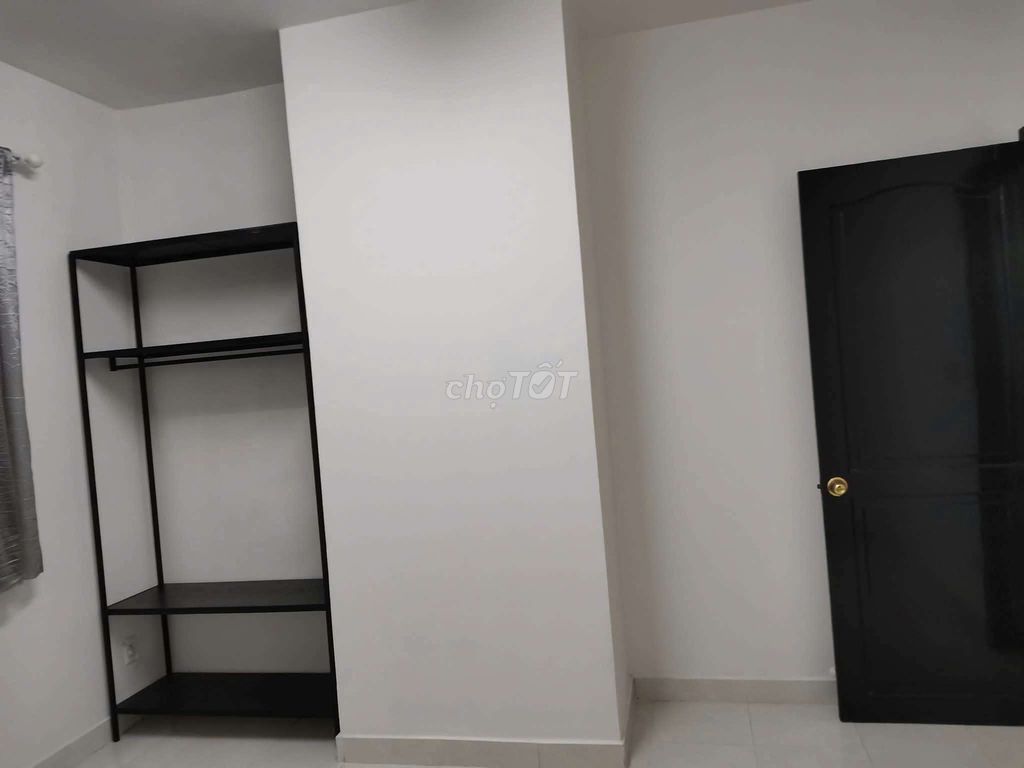 Rent apartment to the second group.