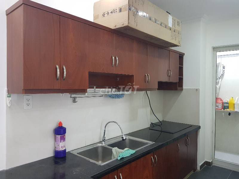 Two bedrooms. Two high-level toilets.