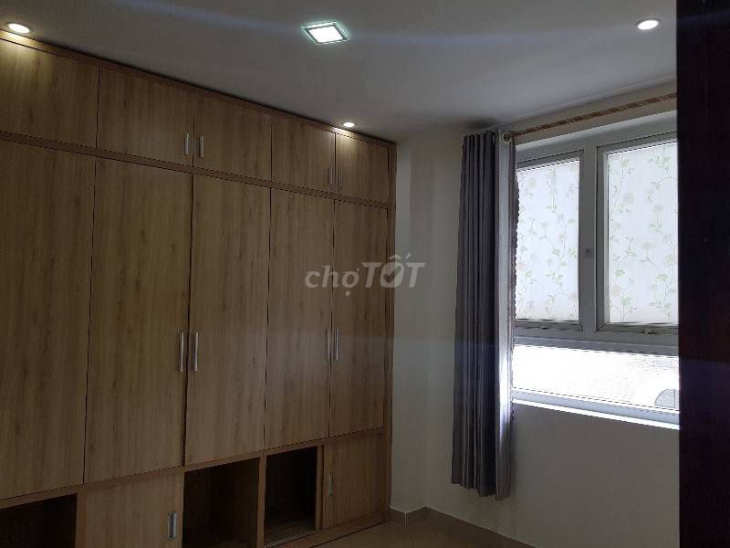 Two bedrooms. Two high-level toilets.