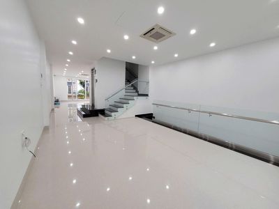 beautiful house product - 120 A Nguyễn Hồng Đào, 717 14, Q.tb - 6 bedroom - area using 450 m2