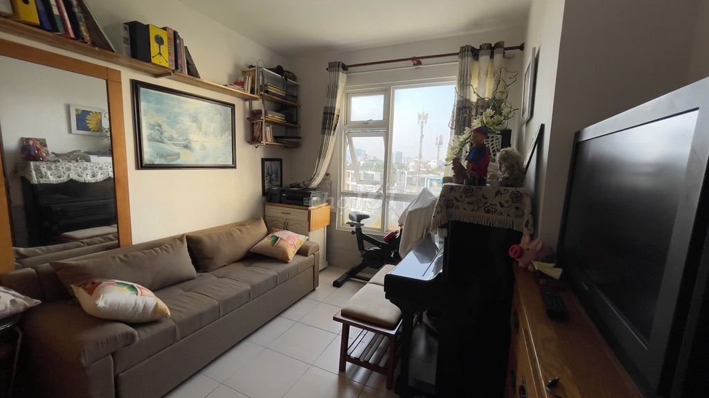 Three bedrooms for cheap rent.