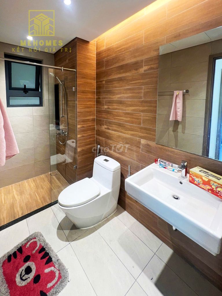 It's the owner who rents three of thesky linked villa basic furniture.