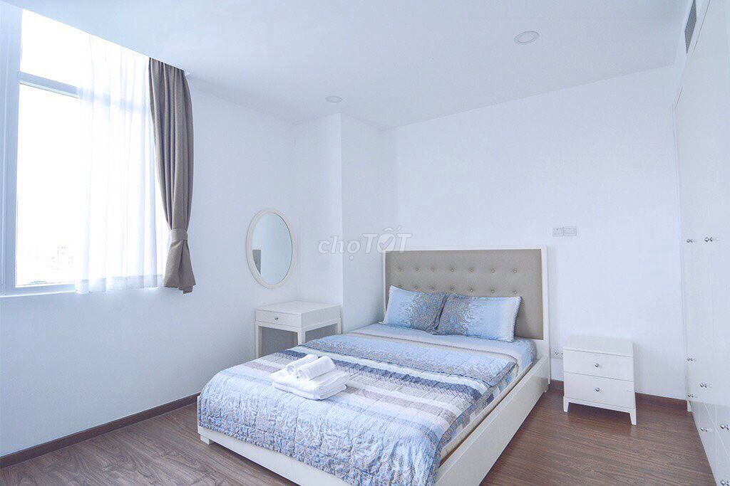Renting apartments, 11th and 140 meters, 3 bedrooms, 15 million.