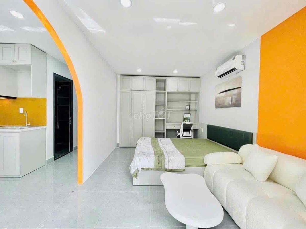 Rent the District of 7 Royal Parks near District 1, 4th, 8th.