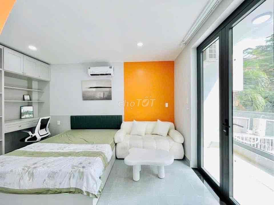 Rent the District of 7 Royal Parks near District 1, 4th, 8th.