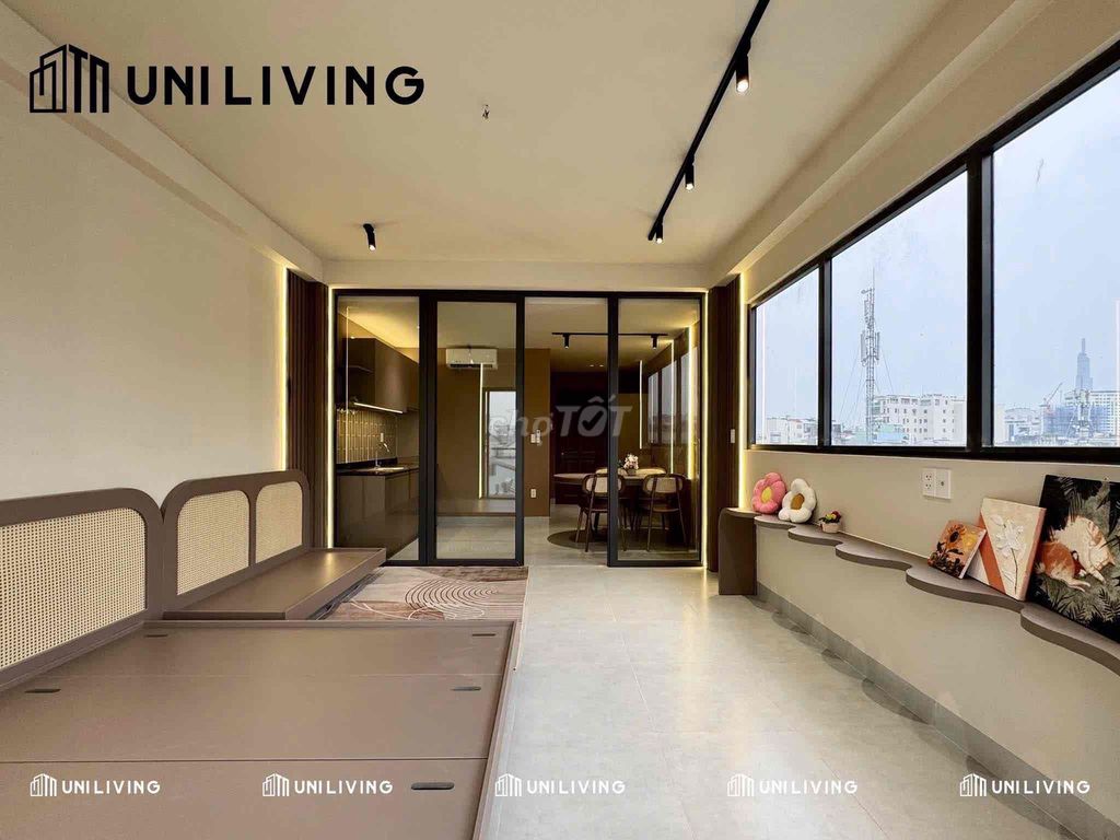 Open the apartment. One tone brown, high-level luxry.