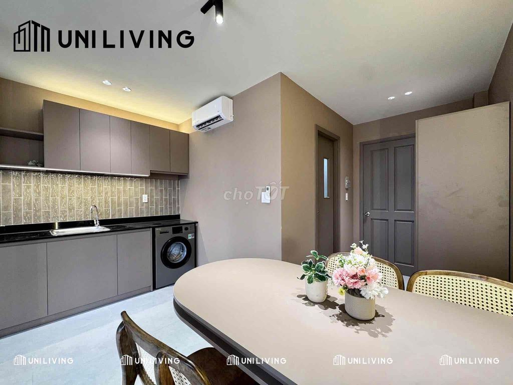 Open the apartment. One tone brown, high-level luxry.