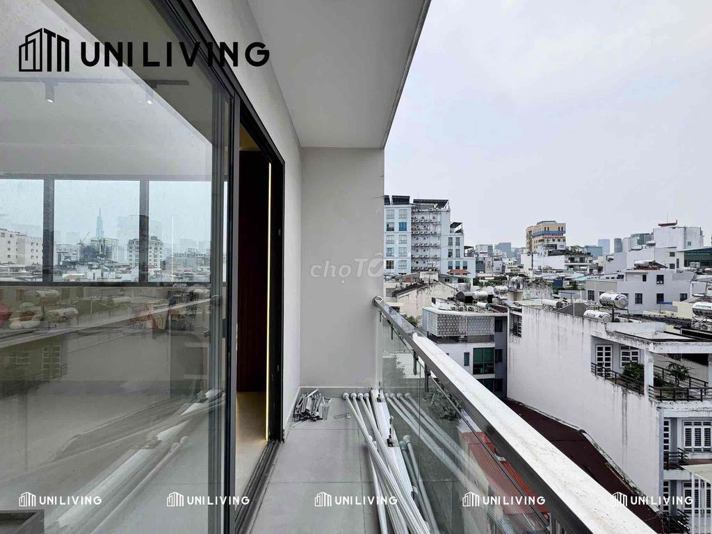 Open the apartment. One tone brown, high-level luxry.