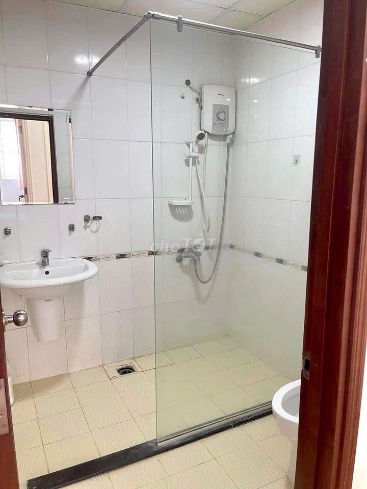 Chung cư Miếu Nổi- Vũ Huy Tấn rents 2 p sleeps at 10 million a month.