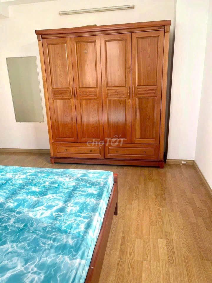 Chung cư Miếu Nổi- Vũ Huy Tấn rents 2 p sleeps at 10 million a month.