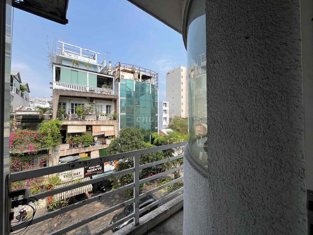 Rent two balcony suites 60 M2 right at Tân Định County 1 ueh isb
