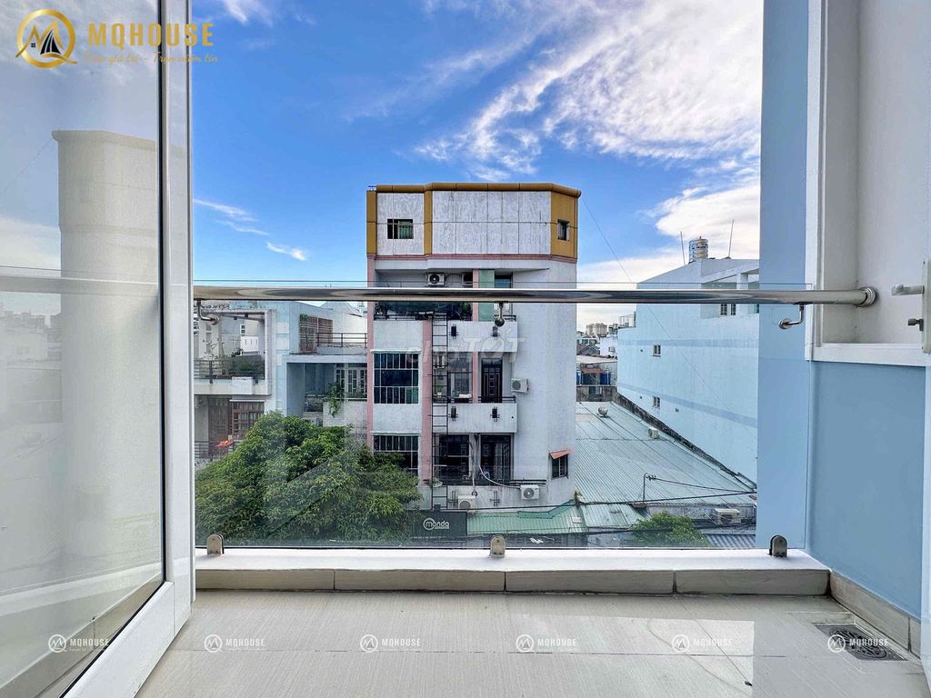 The balcony service apartment, private wash-cleaning machine right here in lbb, Constitutional college, Red Eagle.