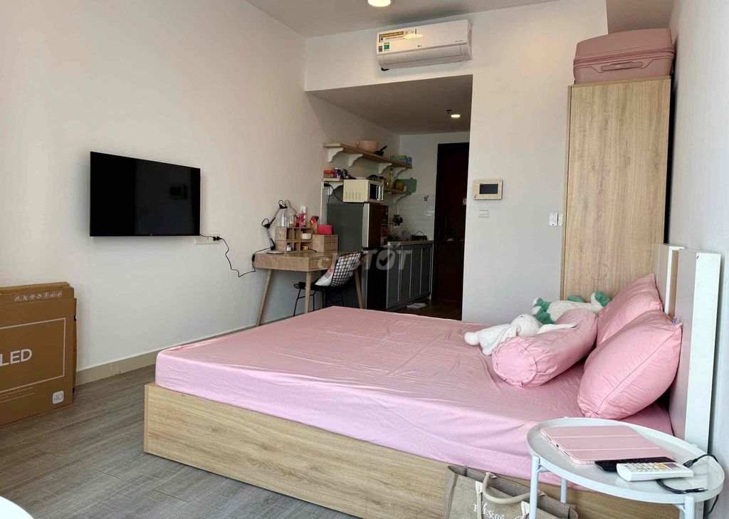River Gate studio full interior area