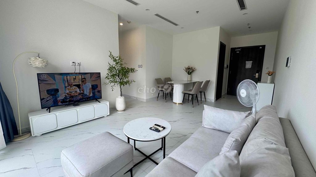 Vinhomes Grand Park apartment 2 bedrooms next to Vincom