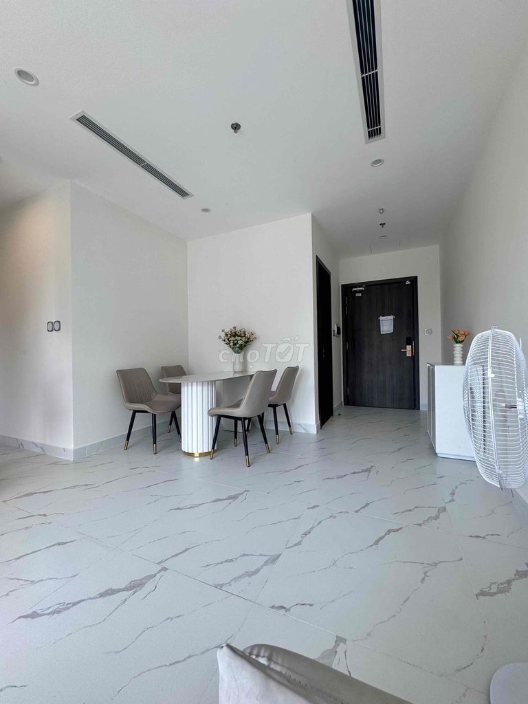 Vinhomes Grand Park apartment 2 bedrooms next to Vincom